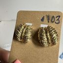 St. John VINTAGE  DESIGNER GOLD TONE CLIP ON EARRINGS Photo 12