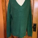 a.n.a . Green chunky v neck sweater Photo 3