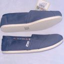 Toms Tom’s Women’s Classic navy canvas lightweight flats size 8.5  shoes Photo 3