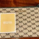 Michael Kors Wristlet Wallet Photo 1