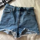 Levi’s Ribcage Shorts Photo 3