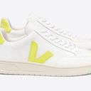 VEJA NIB Size 7  V-12 Jaune Fluo Photo 0