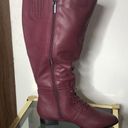 Comfortview burgundy Knee high boots size 8 Photo 3