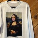 Bubblegum Mona Lisa blowing  graphic long sleeve tshirt Photo 1