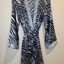 Jones New York  Women’s Intimates & Sleepwear Animal Print Satin Robe Size L/XL Photo 0