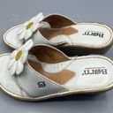 Daisy Born  Shoes Womens 6 Flip Flop Sandals Flower White Yellow Wedge Heel Photo 3