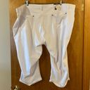 Terra & Sky  Women's White Midrise Fitted Capri Pants Plus Size 5X 32W-34W NWT Photo 4