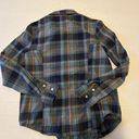 Roxy Women’ button down shirt size medium Photo 3