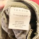 Torrid  Womens Green Plus Size 16 Floral Embroidered Crops Jeans Photo 4