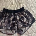 Lululemon Hotty Hot Short 2.5” Photo 0