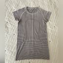 Lululemon  Swiftly Tech Short Sleeve Crew in White / Black (Striped) Size 4 Photo 4