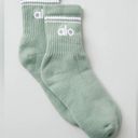 Alo Yoga NWT  Unisex Half-Crew Throwback Sock Icy Sage/White Small Photo 0