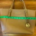 Michael Kors  beige/taupe leather jet set tote handbag purse. Photo 1