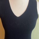 DKNY  ribbed v-neckline lightweight wool Navy sweater vest Photo 8