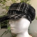 2000s Y2K Black and white plaid baker boy newsboy cap London European style Excellent condition Elastic cap band to fit multiple sizes Photo 2