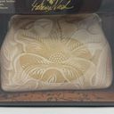 Patricia Nash  Chalk White Embossed Leather Coin Purse Key NEW Kiss lock Photo 1