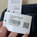 Lululemon Everywhere Belt Bag 1L - True Navy Photo 7