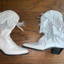 Laredo White tassel cowboy boots Photo 1