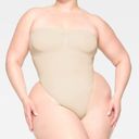 SKIMS NEW  Seamless Sculpt Strapless Thong Bodysuit Sand Size S Photo 7