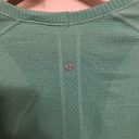 Lululemon long sleeve swiftly tech size 8 Photo 3