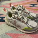 VEJA Tennis Shoes Photo 1