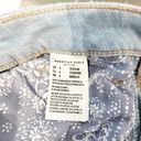 American Eagle  High Rise Distressed Mom Jeans Light Wash Denim 6 Photo 1