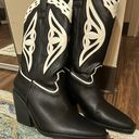 Cowgirl Boots Size 8 Photo 1