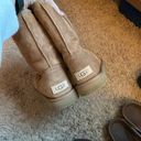 UGG  Photo 2