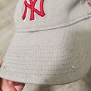 MLB New Era Women New York Yankees Gray and Pink Adjustable Cap 9/Twenty Photo 3