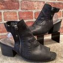 Baretraps Ivalyn Womens black Booties size 12 Photo 0