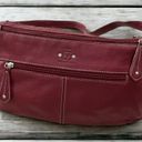 Stone Mountain Red Pebbled‎ Leather Shoulder Purse Photo 6