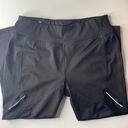 Avia  athletic Capri leggings. Running walking. Size medium. Size 8-10. EUC. Photo 2