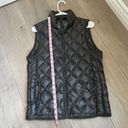 Uniqlo  quilted puffer vest black womens size XS Photo 2
