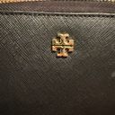 Tory Burch Emerson Wristlet Photo 3