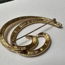 Trifari Lot Of 2 Signed  Gold Tone Brooch Pins Swirl Styles Photo 6