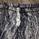 Lululemon  Sweat 2 Swim Texture Twist White Black / Black Size 8 EUC Photo 2