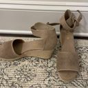 Unisa Wedges Photo 0