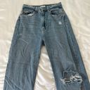 H&M high waisted distressed jeans Photo 2