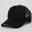 Alo Yoga ALO BLACK TRUCKER HAT NWT Photo 1