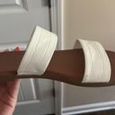 white sandals Size 8 Photo 2