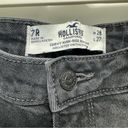 Hollister  Women's Curvy Two Tone Faded Black High Rise Mom Jeans Size 7R / 28 Photo 4