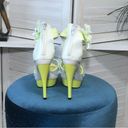 Daisy NWOT white yellow vegan patent leather 3D  appliqué 5” platform sandal sz 9 Photo 3