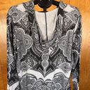 cj banks Gorgeous Sparkly  Tunic with a fun Black, White and Silver Design.  EUC Photo 1