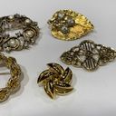 Monet Lot Of 5 Variety Of Vintage - Modern Brooch Pins Gold Tone 1  1 AAi Photo 4