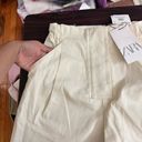 ZARA  Pleaded Bermuda Shorts Size Medium 4661/151/725 Blogger Favorite Photo 7