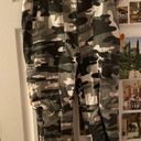 Berksha BERSHKA CAMO CARGO PANTS Photo 0