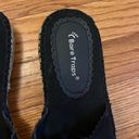 Baretraps  Black Canvas Flower Slip On Sandals with Beaded Detailing size 7.5 Photo 4