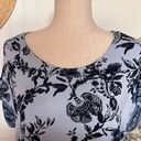 cupio  Blue and White Floral Short Sleeve Top Photo 2