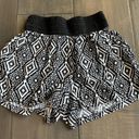 Eye Candy elastic flowy shorts Photo 0