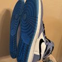 Air Jordans Air Jordan 1 Retro High OG ‘University Blue’ Photo 4